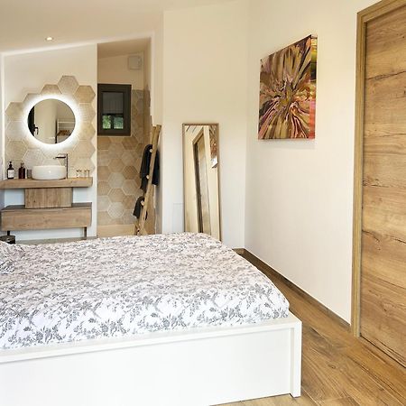 فيلا Le Petit Cabanon Provencal Mane  المظهر الخارجي الصورة